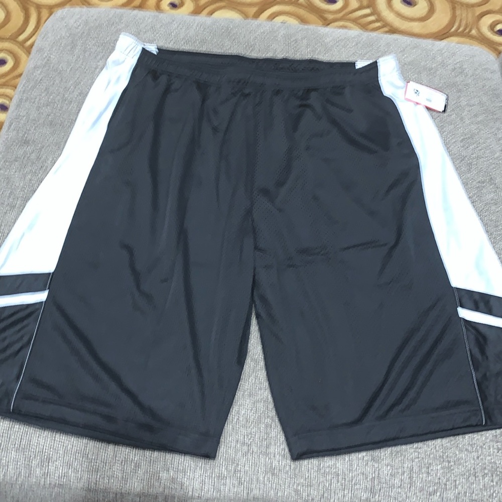 NWT SP Active men’s mesh shorts size 5XB